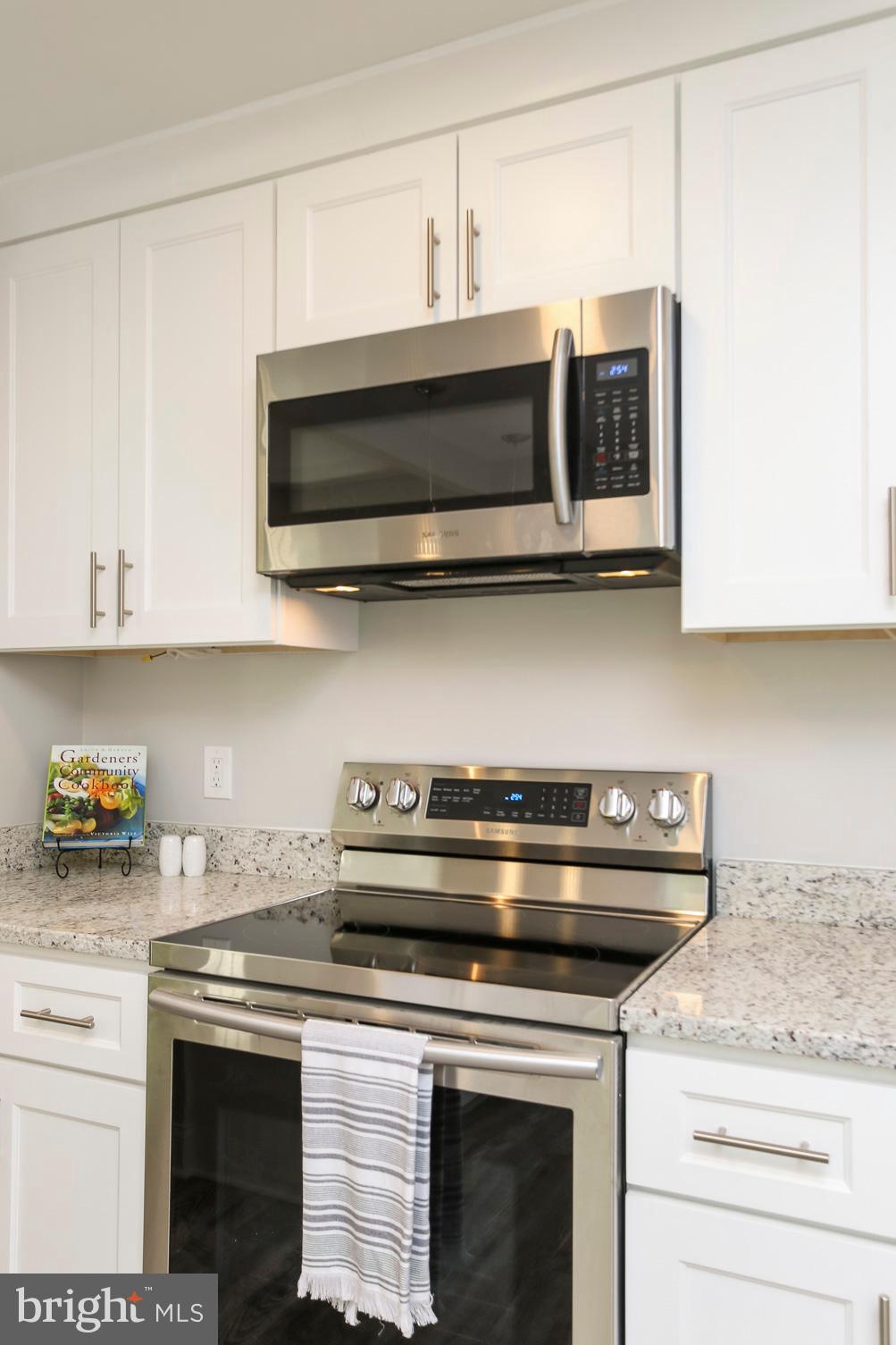 MANOR WOODS - Residential