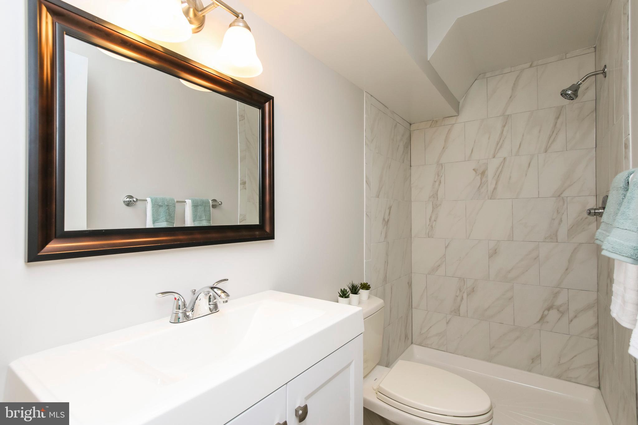 MANOR WOODS - Residential