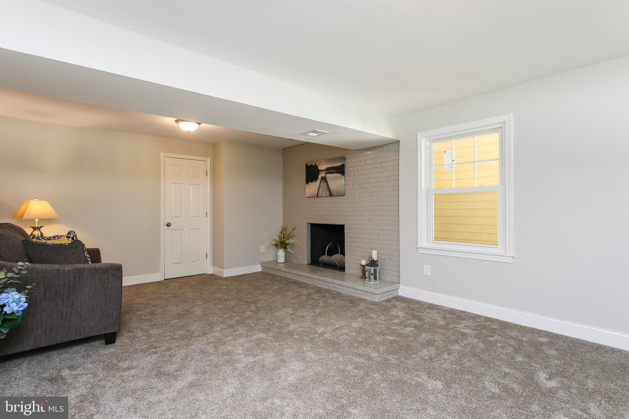 MANOR WOODS - Residential