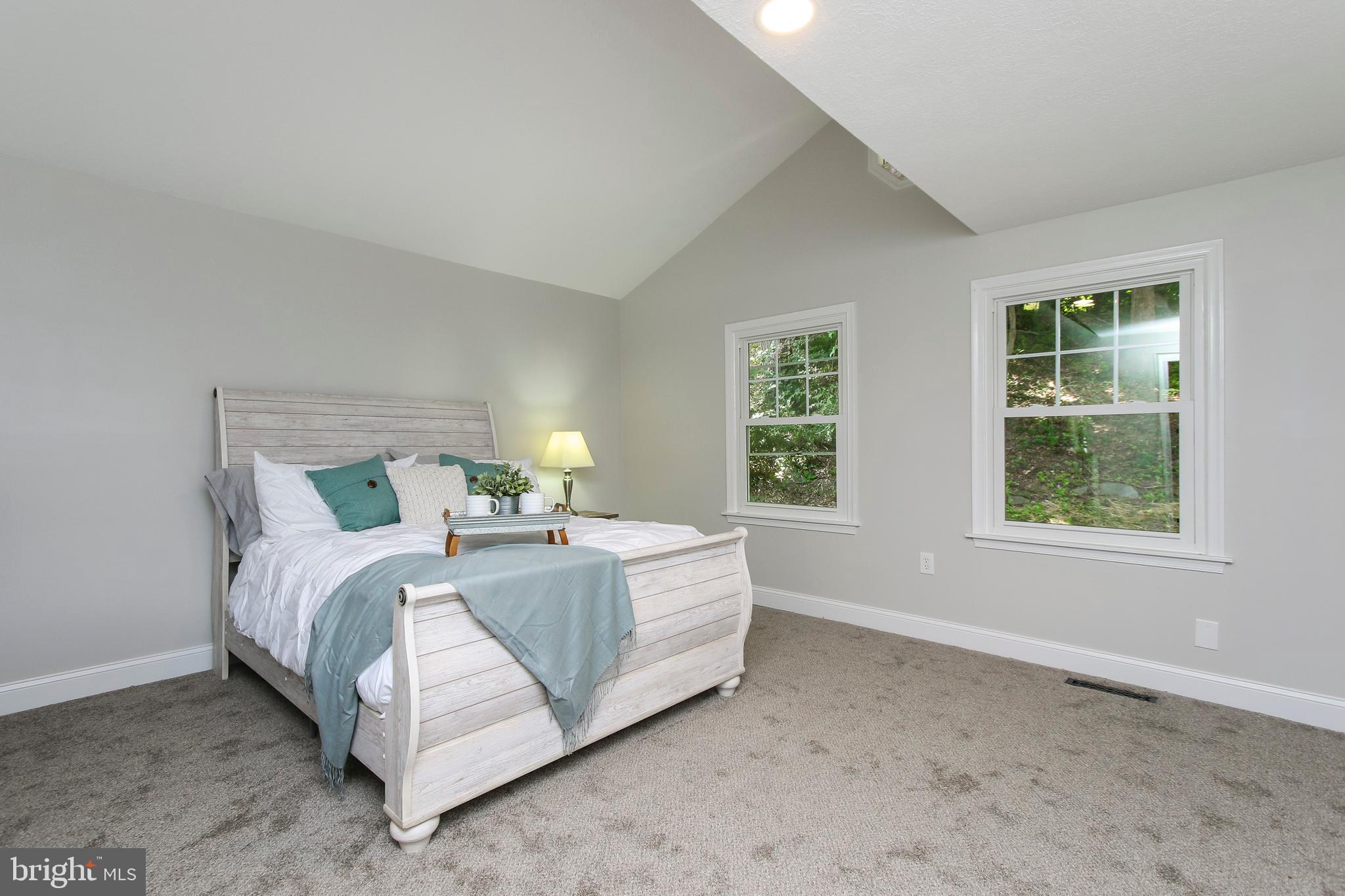 MANOR WOODS - Residential