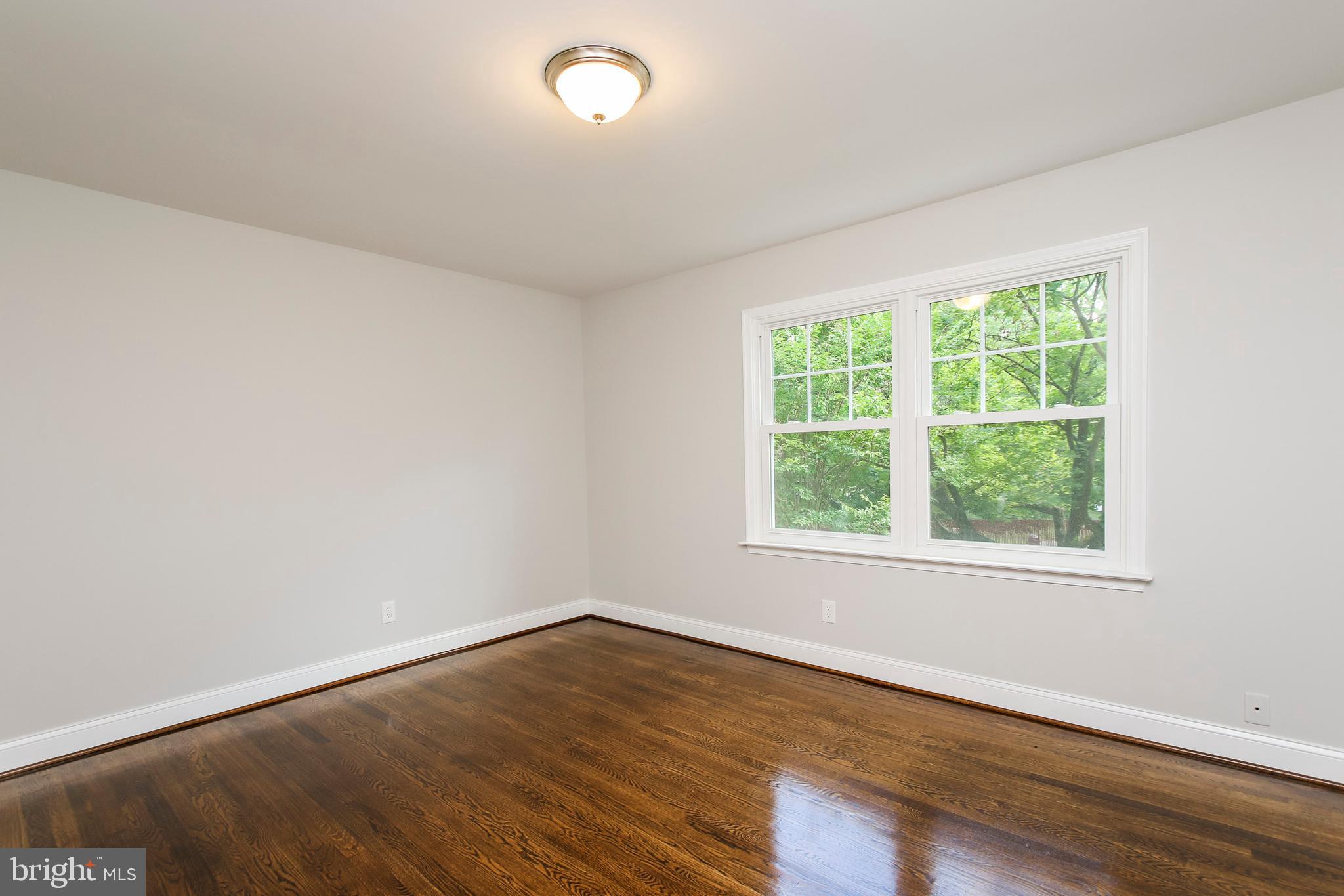 MANOR WOODS - Residential