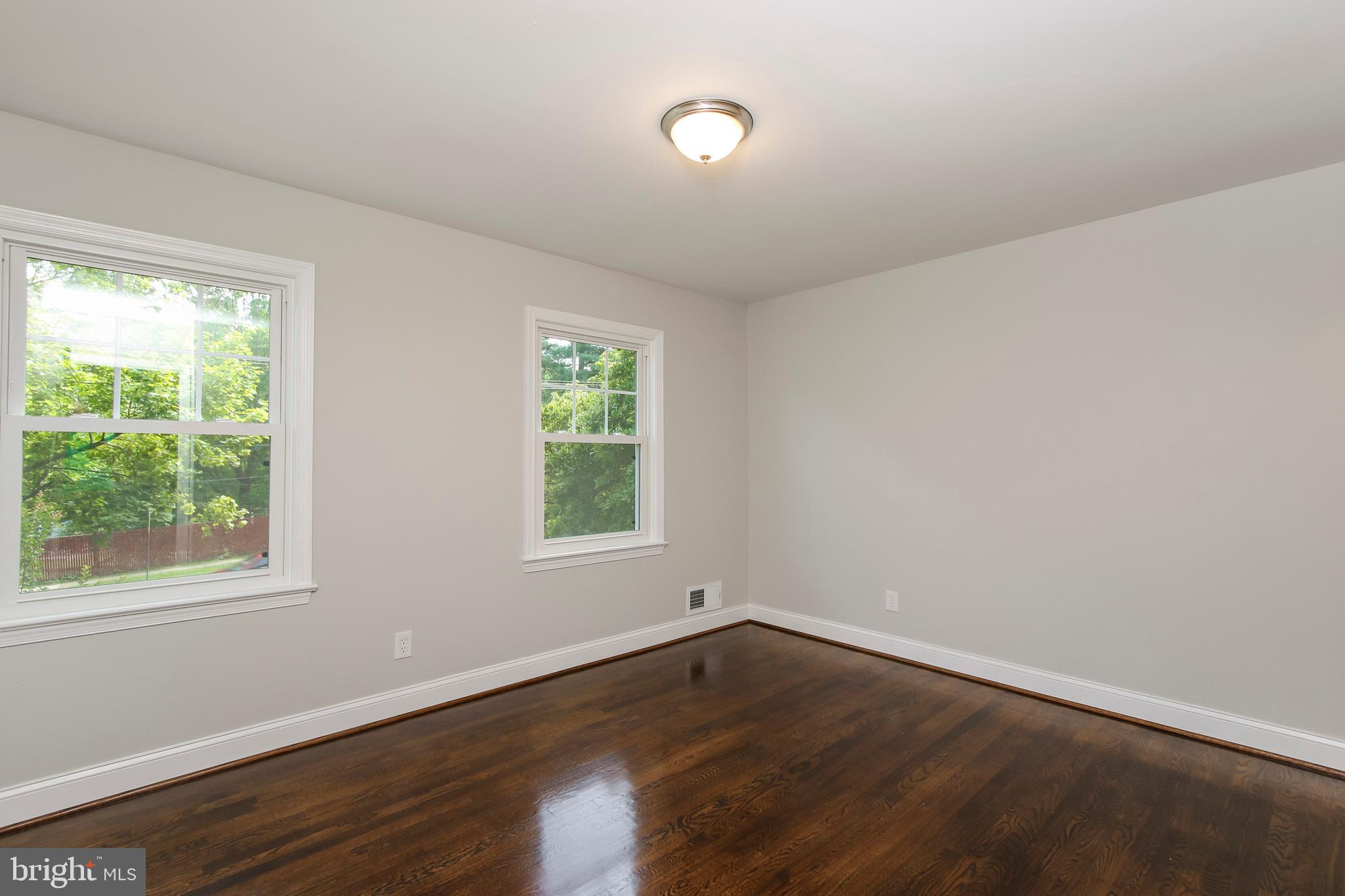 MANOR WOODS - Residential