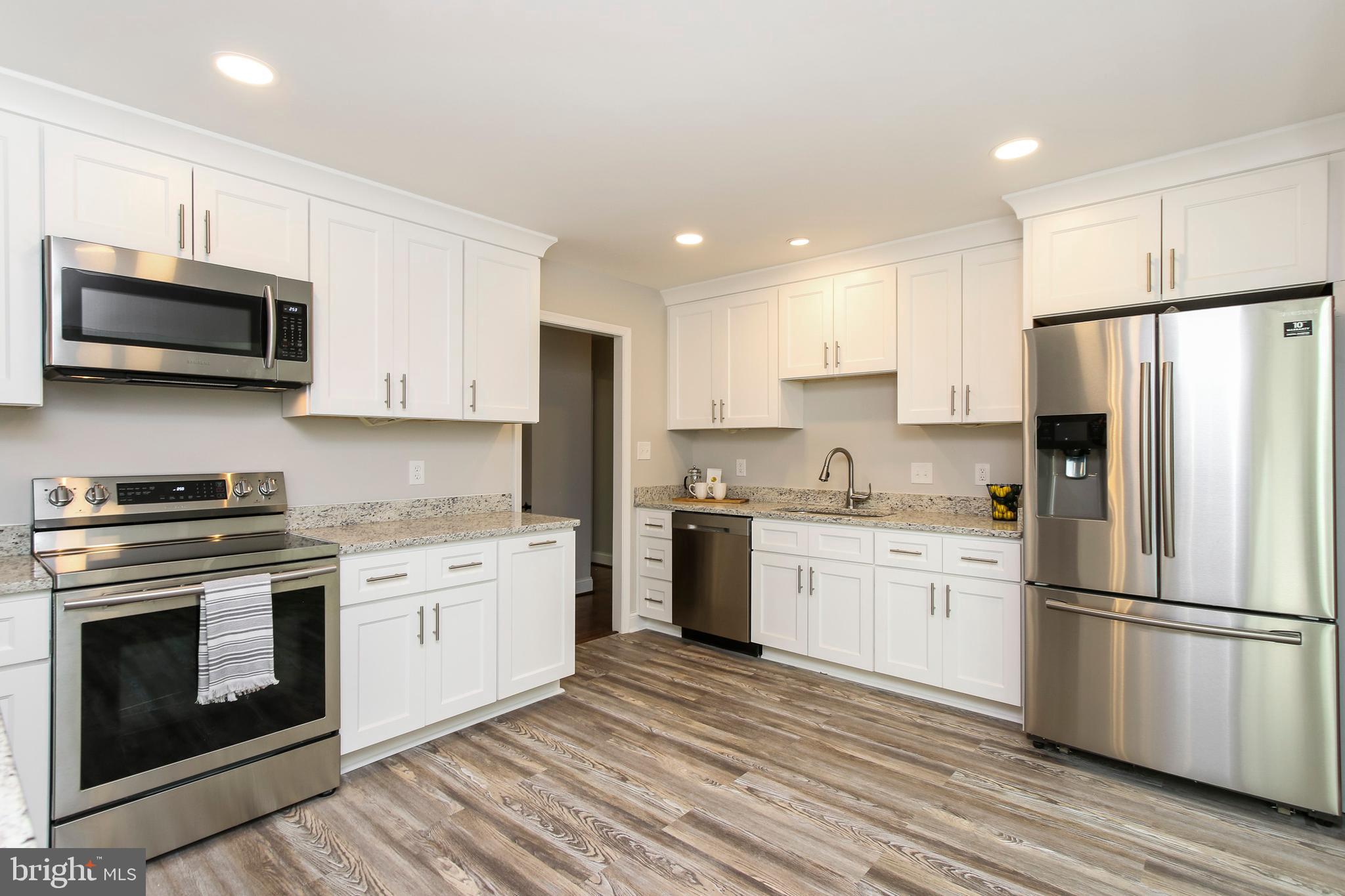 MANOR WOODS - Residential