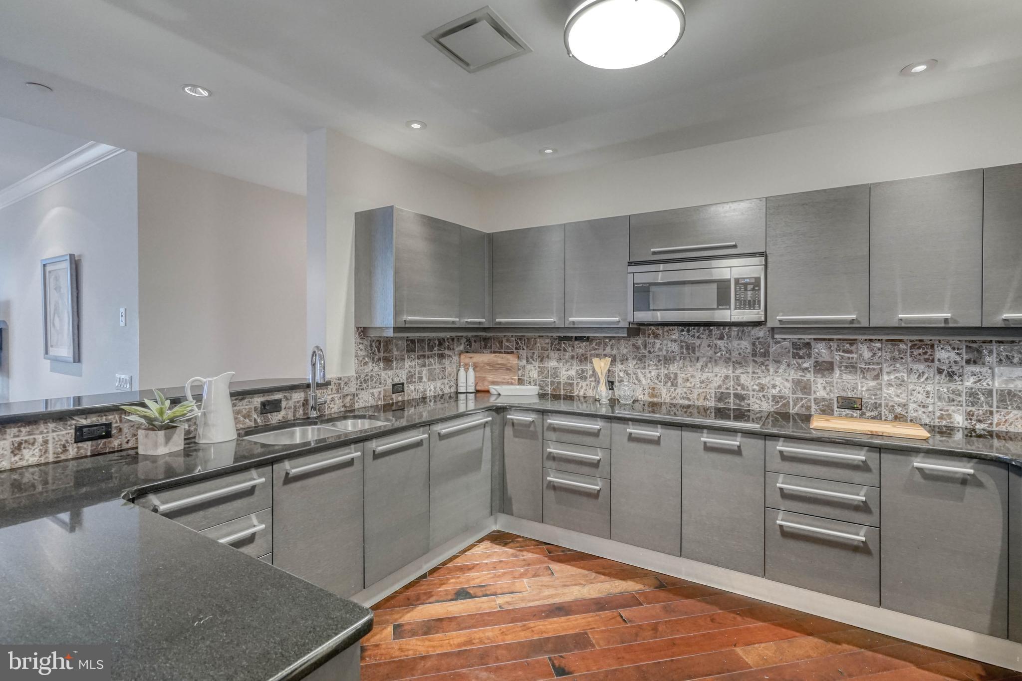 RITTENHOUSE SQUARE - Residential