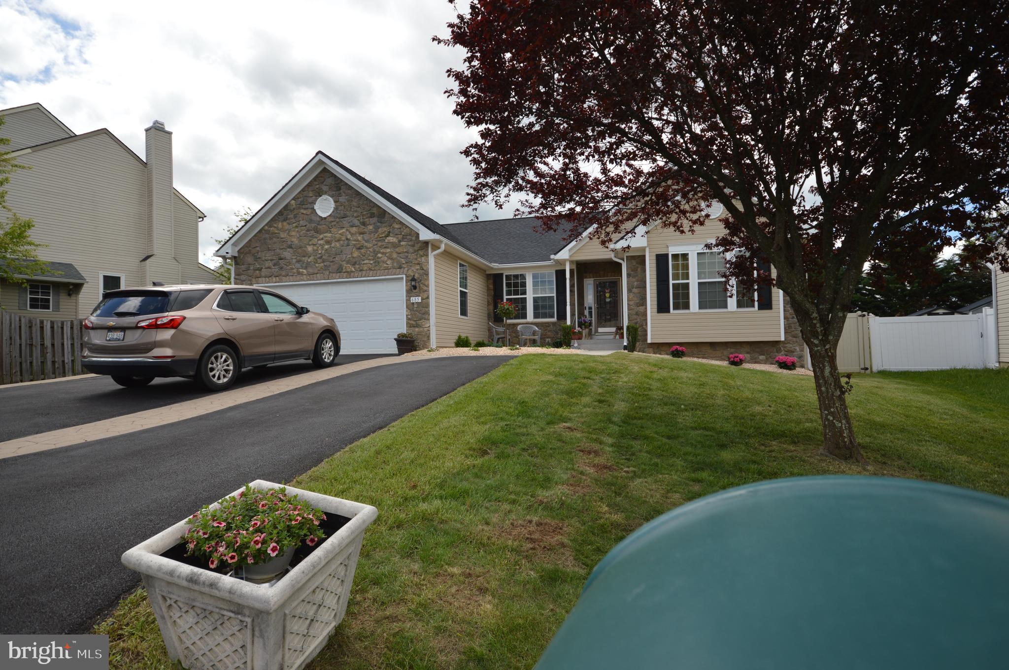 BENTWOOD ESTATES - Residential