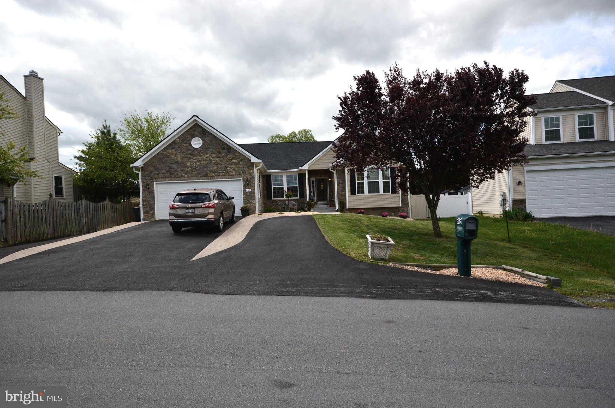 BENTWOOD ESTATES - Residential