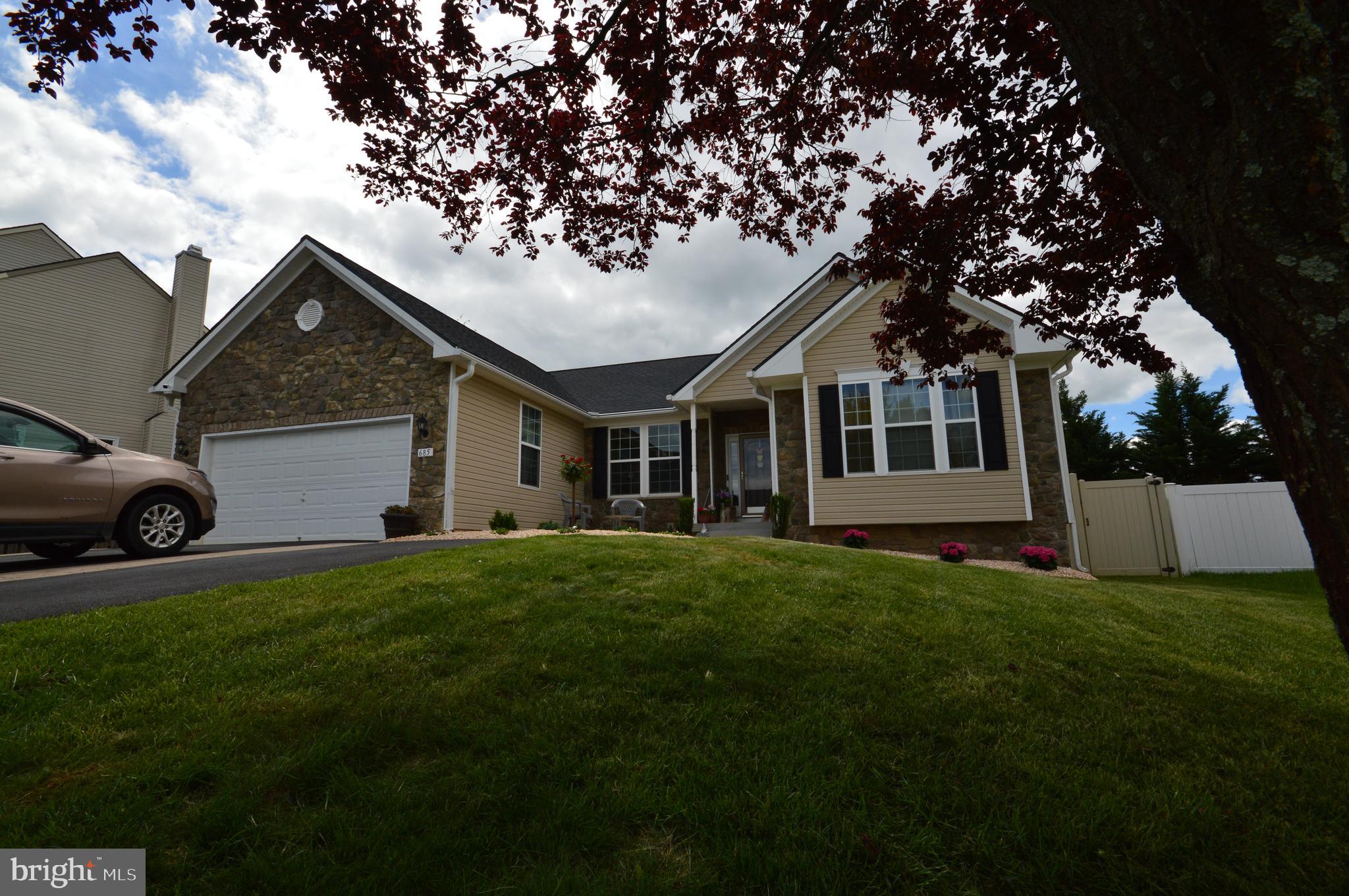 BENTWOOD ESTATES - Residential