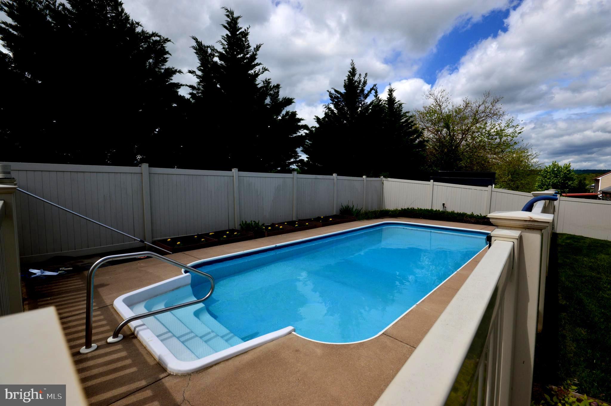 BENTWOOD ESTATES - Residential