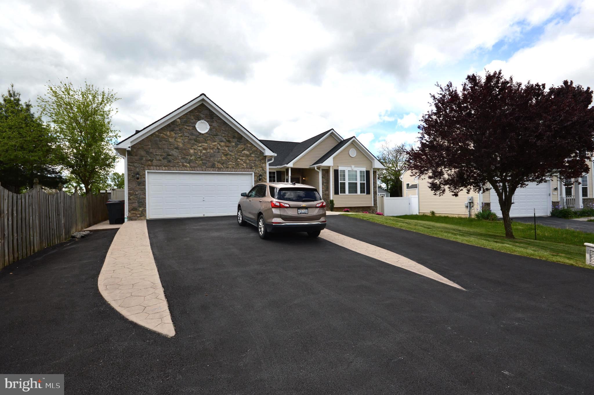 BENTWOOD ESTATES - Residential