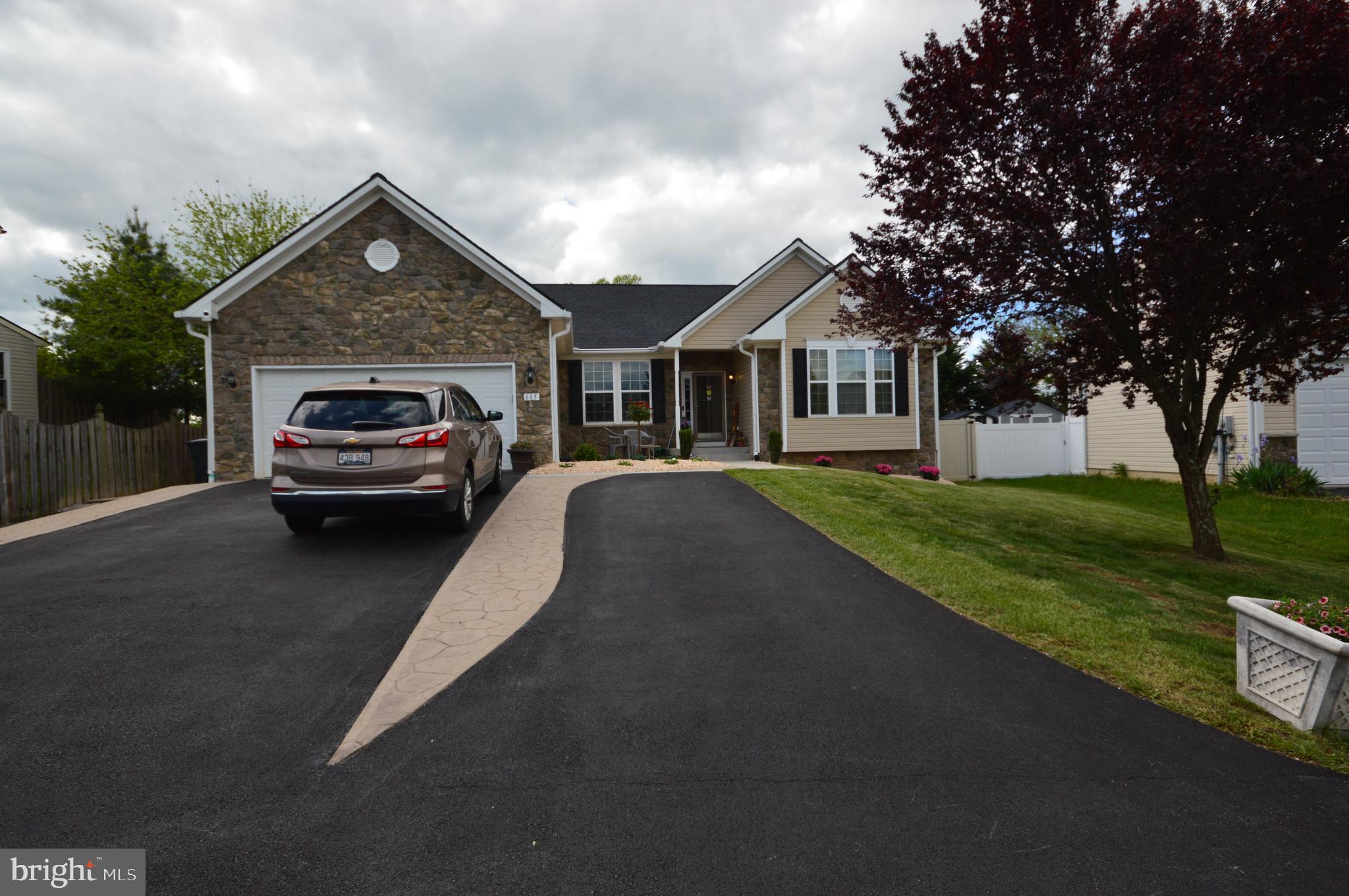 BENTWOOD ESTATES - Residential