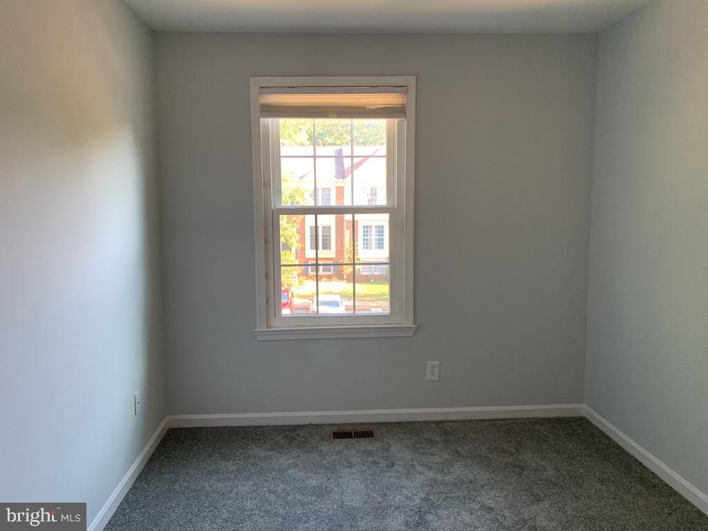 PARADISE - Residential Lease