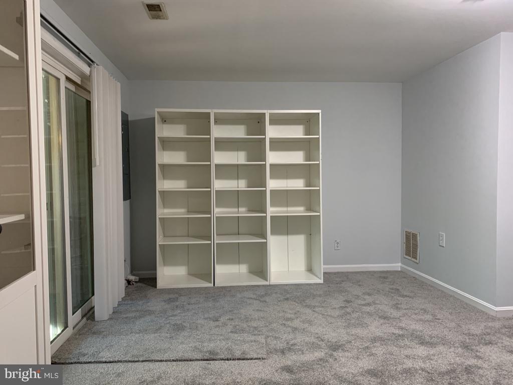 PARADISE - Residential Lease