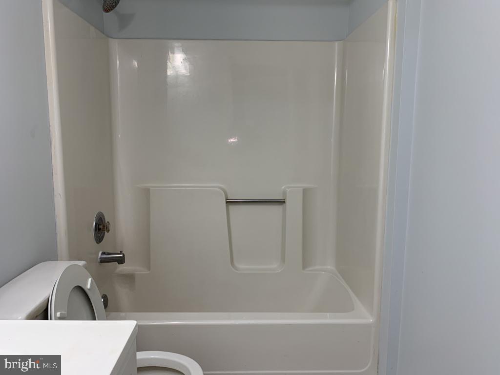 PARADISE - Residential Lease