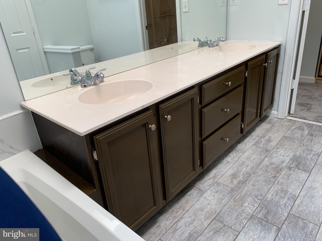 PARADISE - Residential Lease