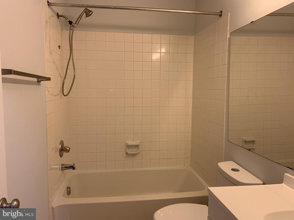 PARADISE - Residential Lease