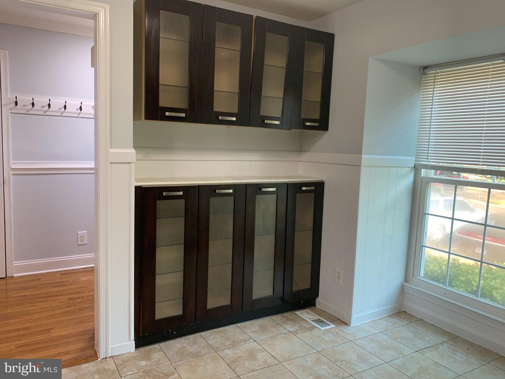 PARADISE - Residential Lease