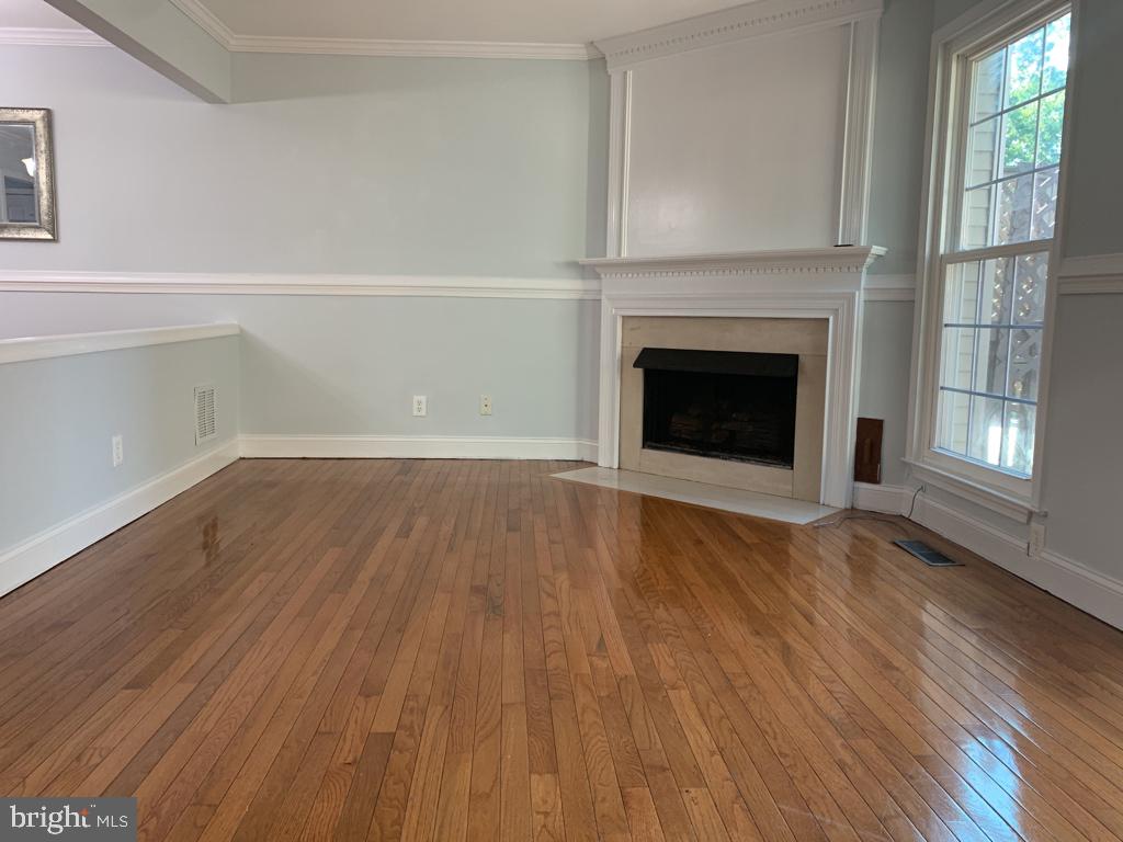 PARADISE - Residential Lease