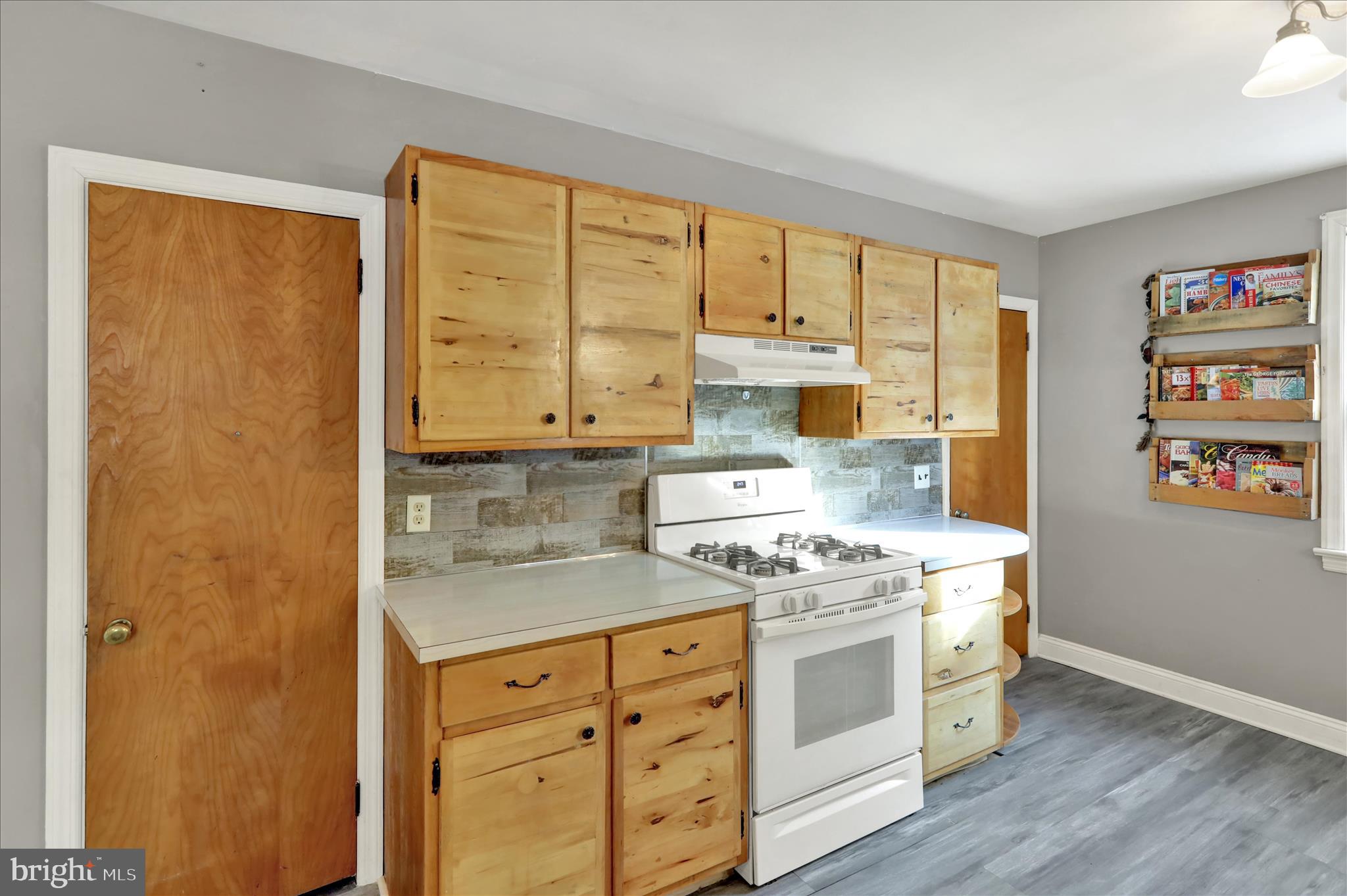 MOHNTON LAWN - Residential