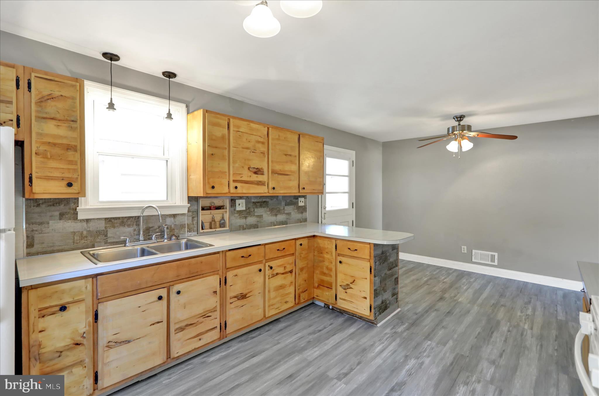 MOHNTON LAWN - Residential