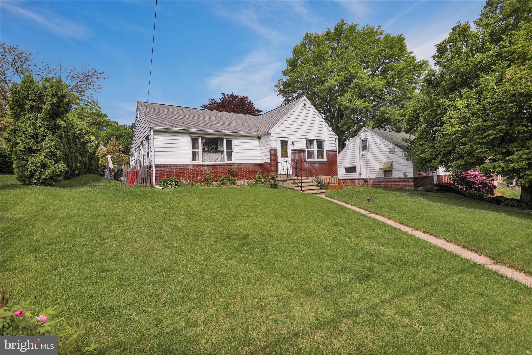 MOHNTON LAWN - Residential