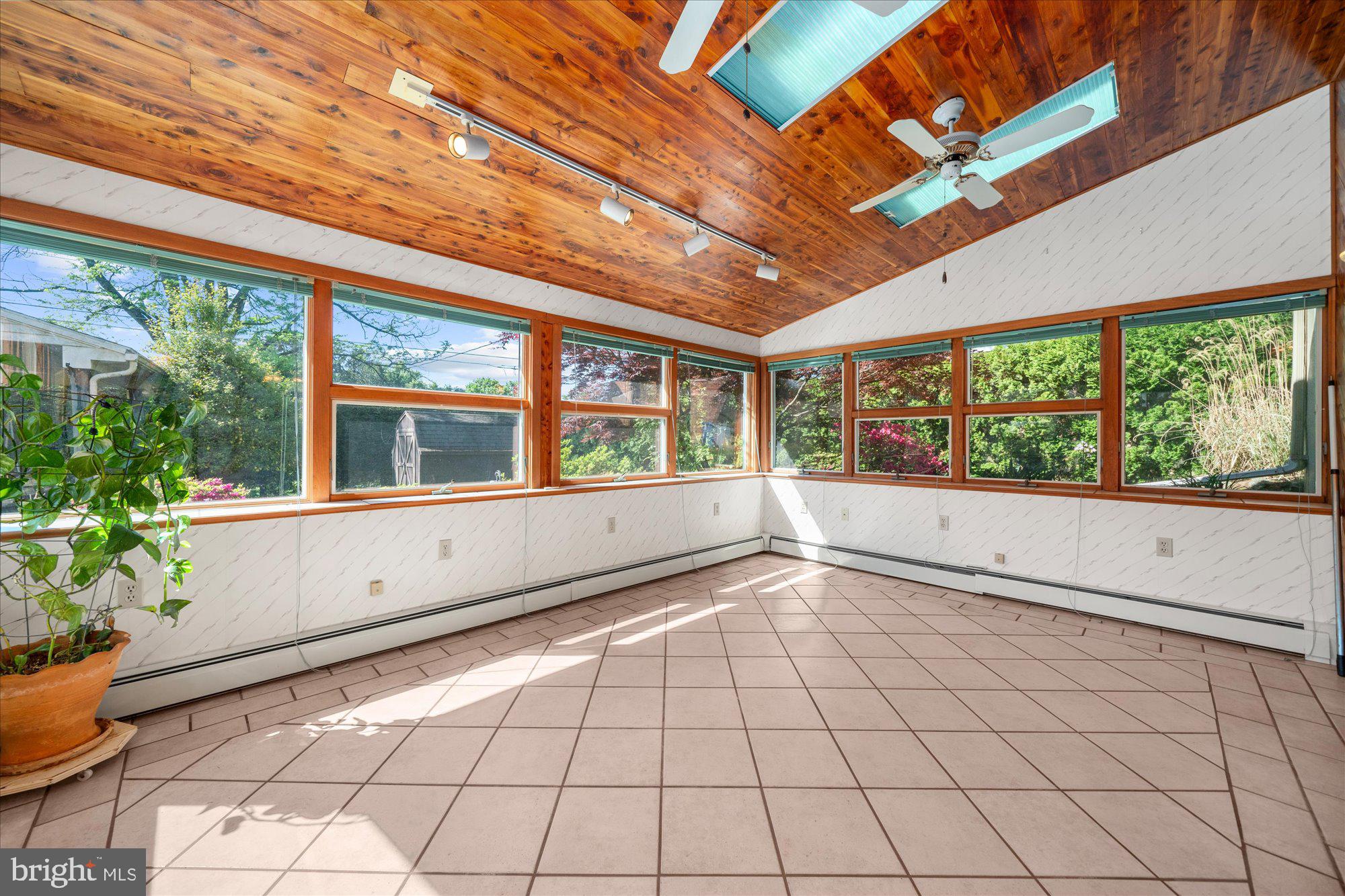 RIVERVIEW PARK - Residential