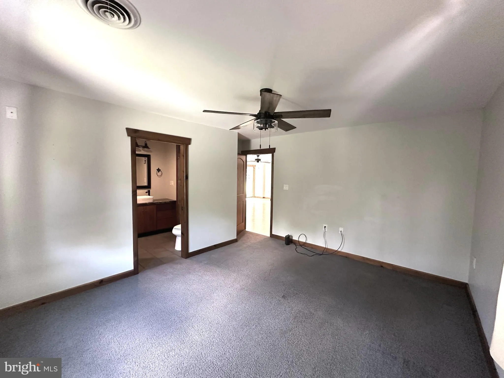 Frederick, Maryland 21703, United States, 2 Bedrooms Bedrooms, ,2 BathroomsBathrooms,Residential,Active,123505