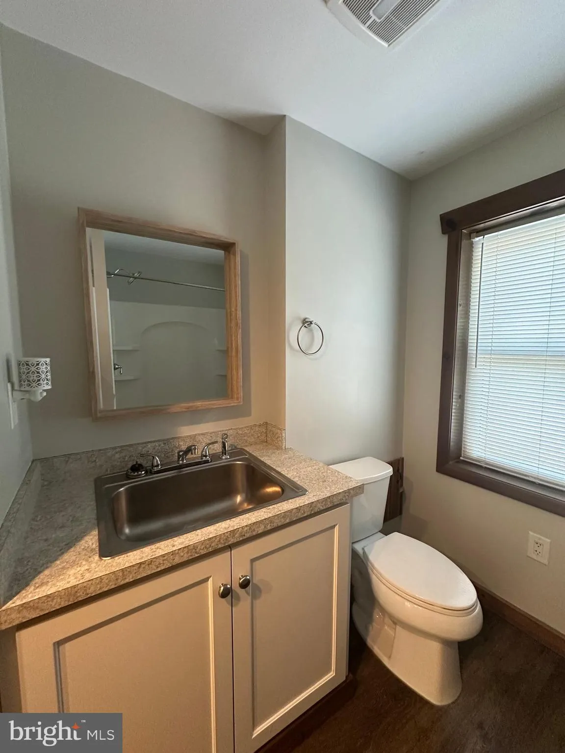 Frederick, Maryland 21703, United States, 2 Bedrooms Bedrooms, ,2 BathroomsBathrooms,Residential,Active,123505