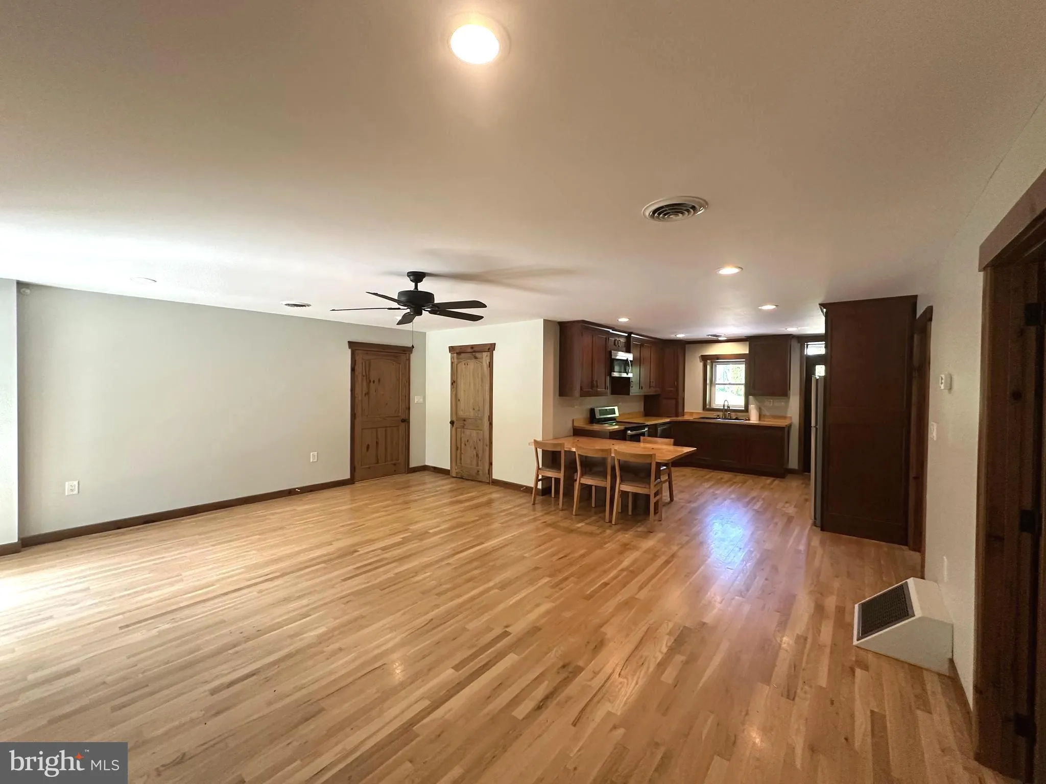 Frederick, Maryland 21703, United States, 2 Bedrooms Bedrooms, ,2 BathroomsBathrooms,Residential,Active,123505