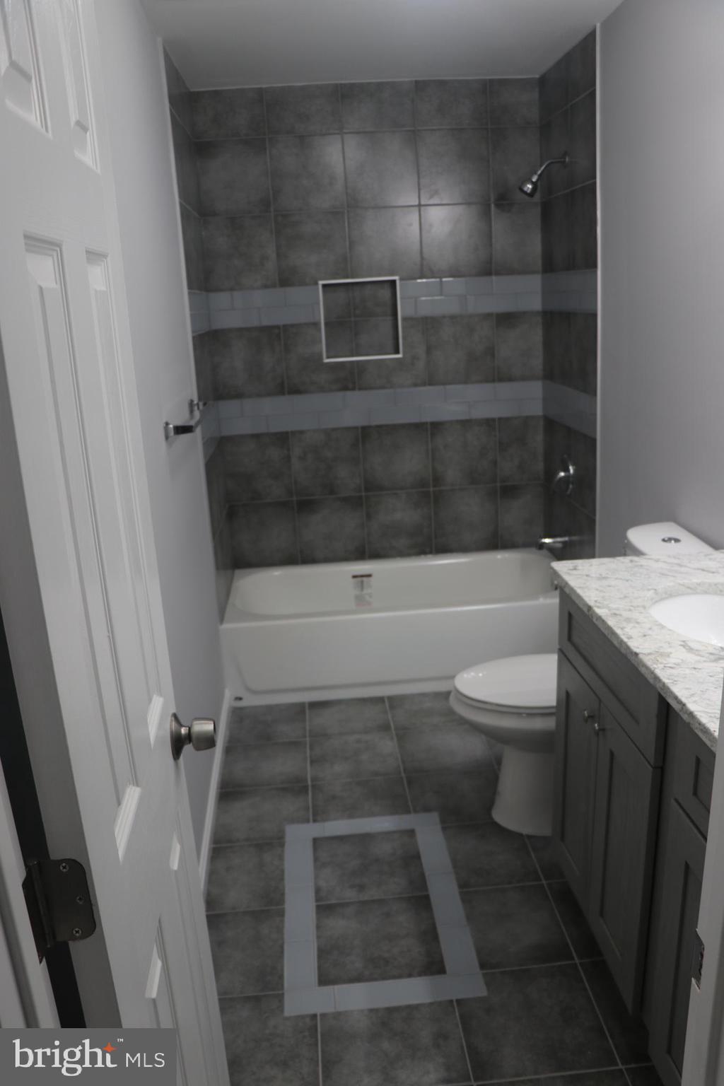 ROLLING MEADOWS SUB - Residential