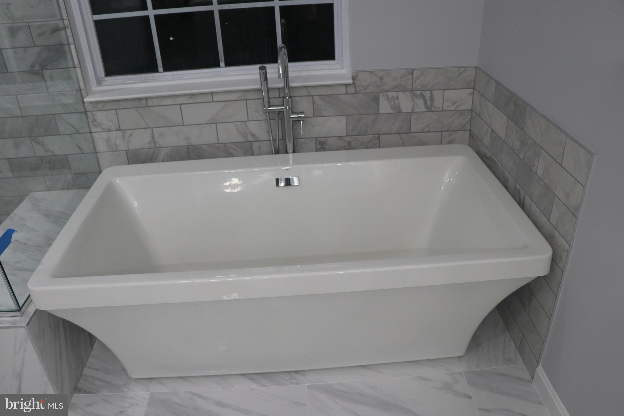 ROLLING MEADOWS SUB - Residential