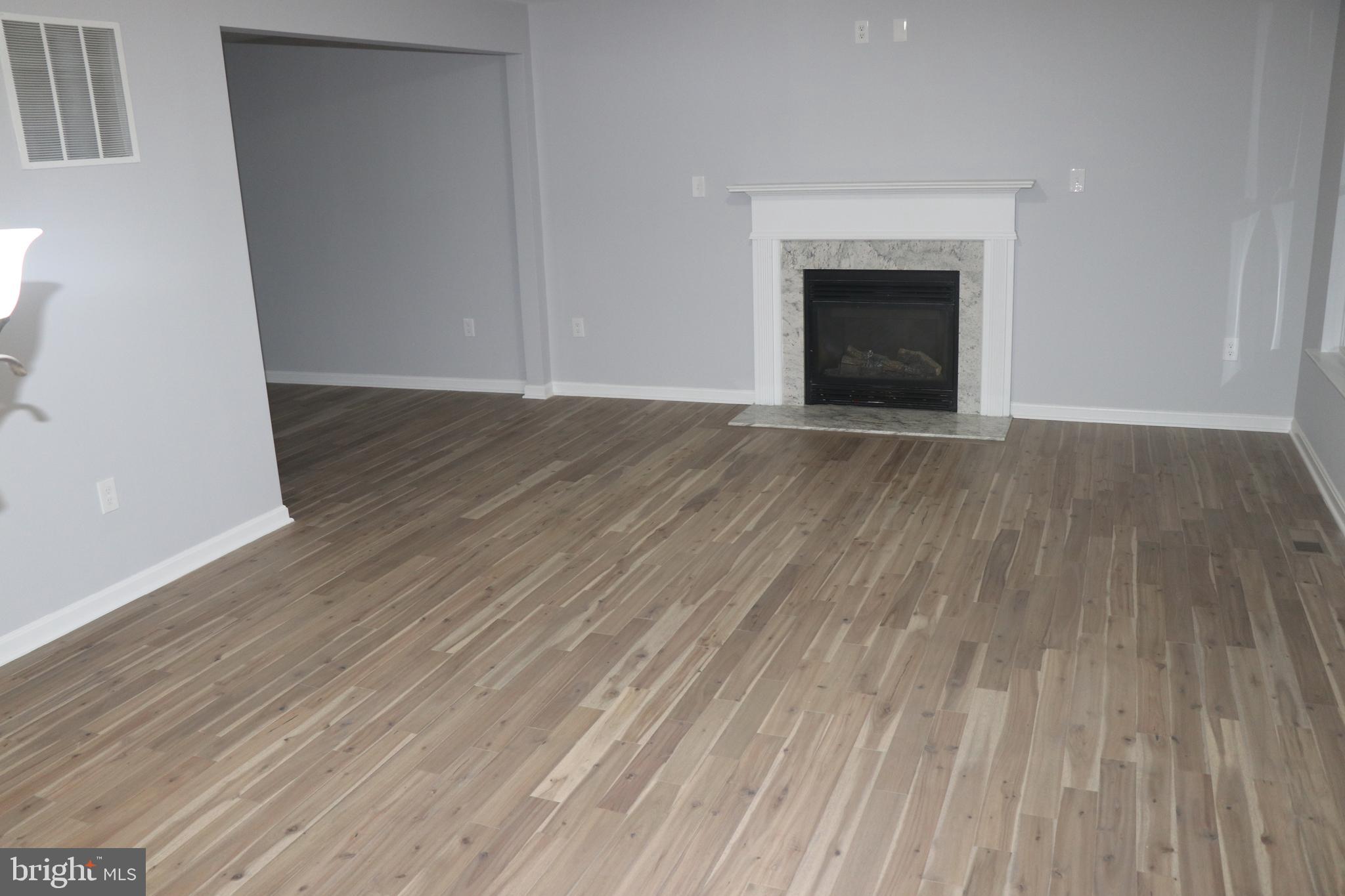 ROLLING MEADOWS SUB - Residential