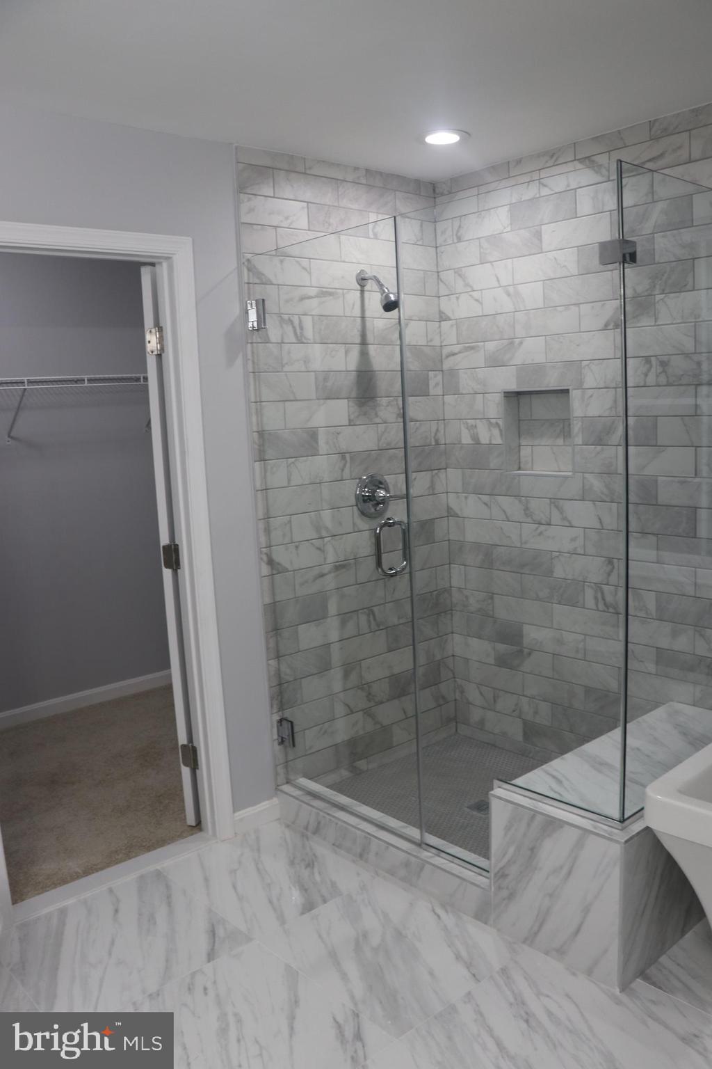 ROLLING MEADOWS SUB - Residential