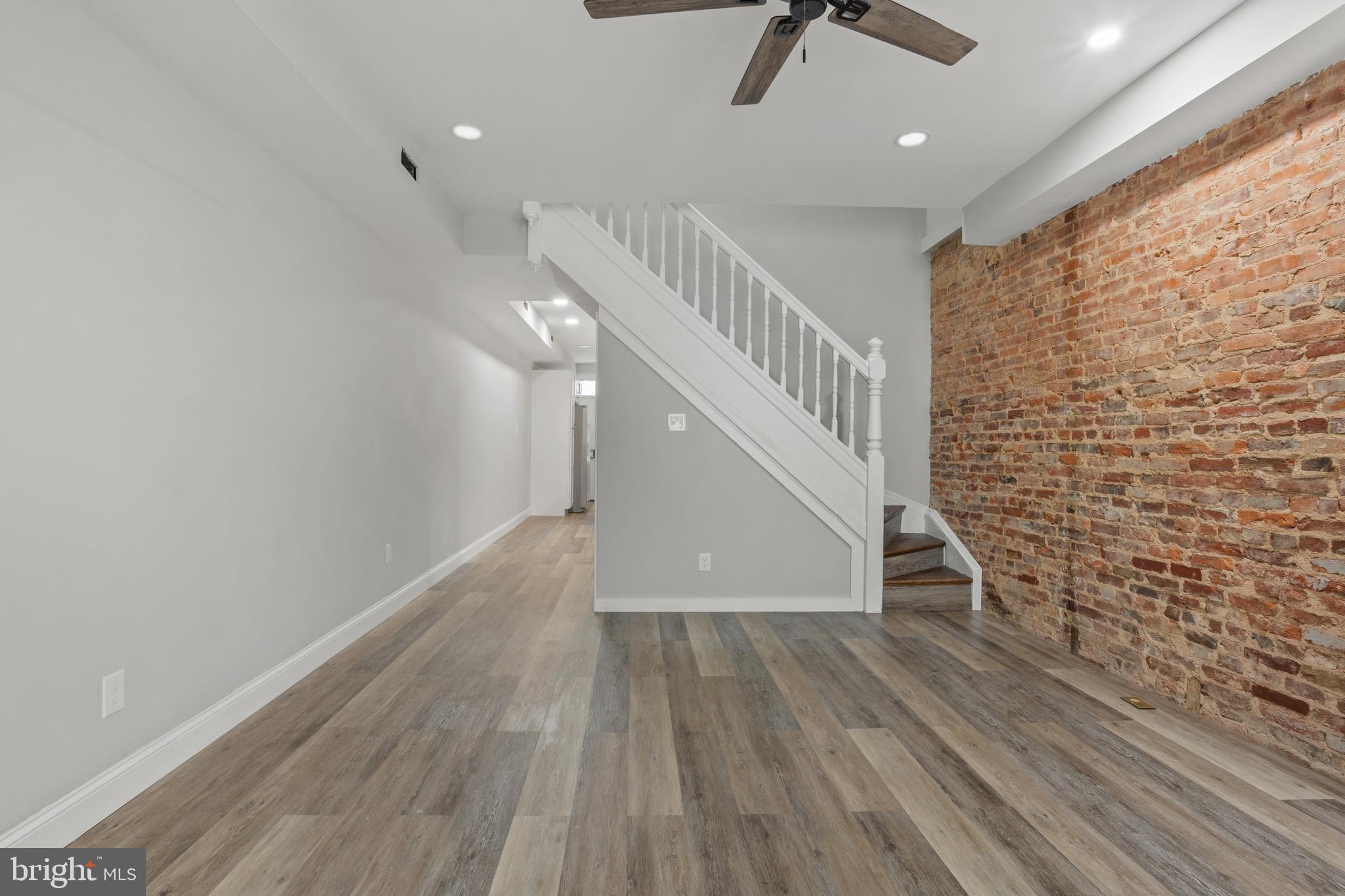 CHARLES VILLAGE - Residential
