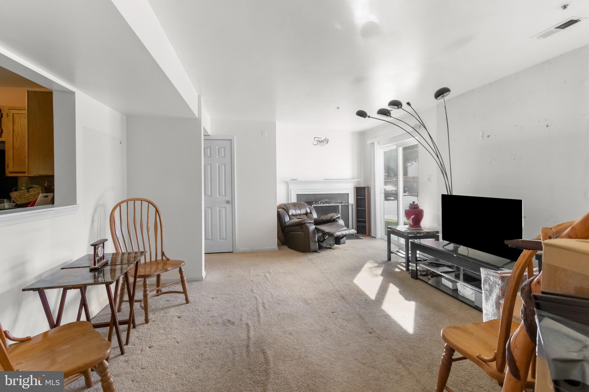 FOUNDERS WOODS CONDO - Residential