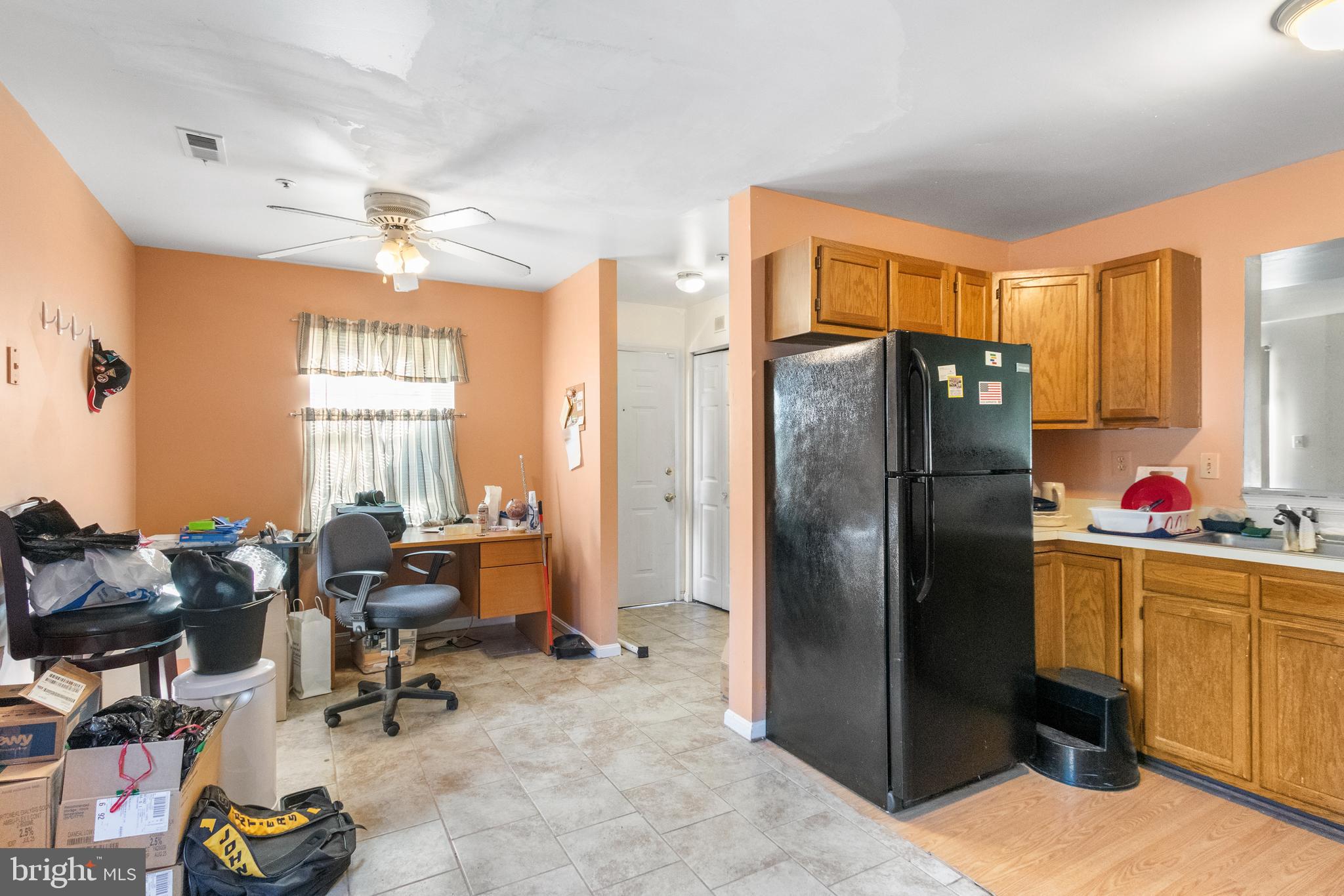 FOUNDERS WOODS CONDO - Residential