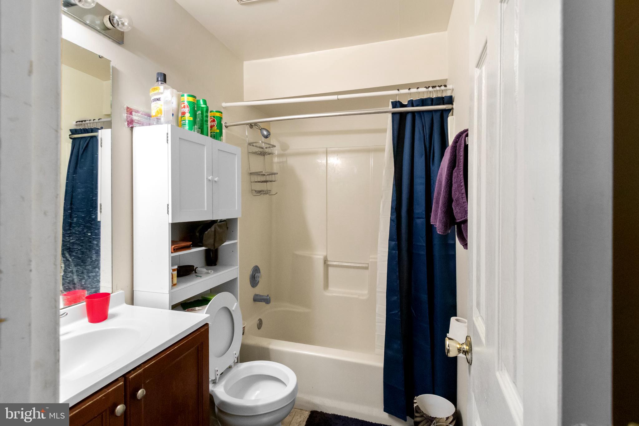 FOUNDERS WOODS CONDO - Residential