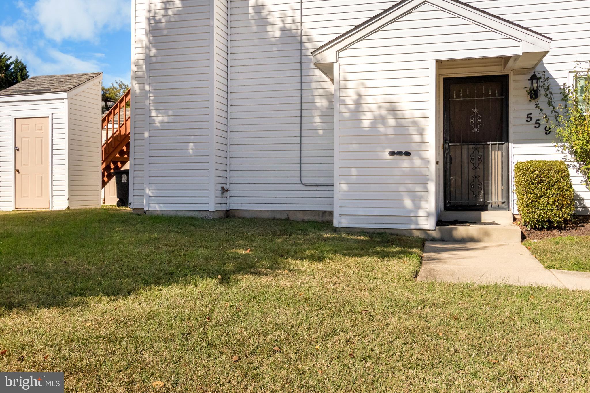 FOUNDERS WOODS CONDO - Residential