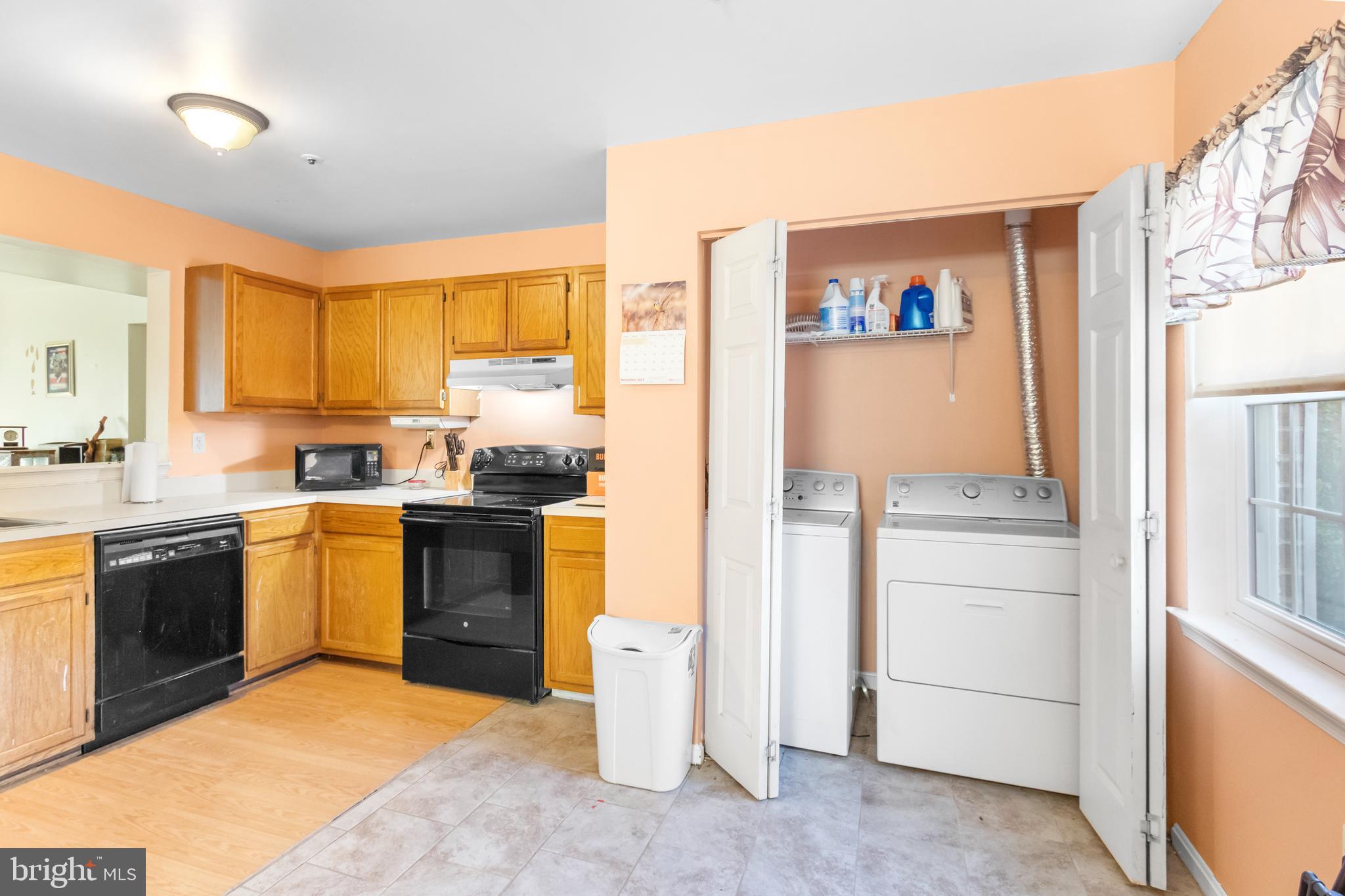 FOUNDERS WOODS CONDO - Residential