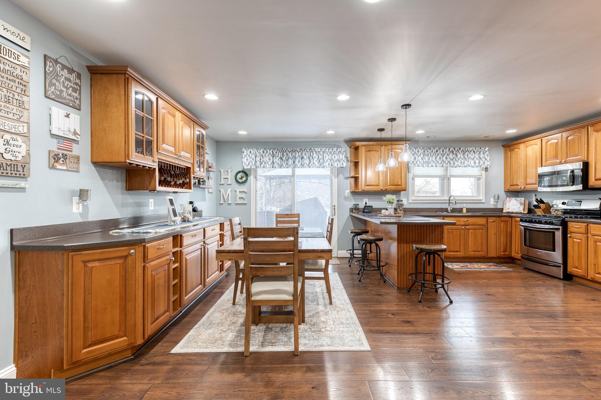 CANTONSVILLE - Residential