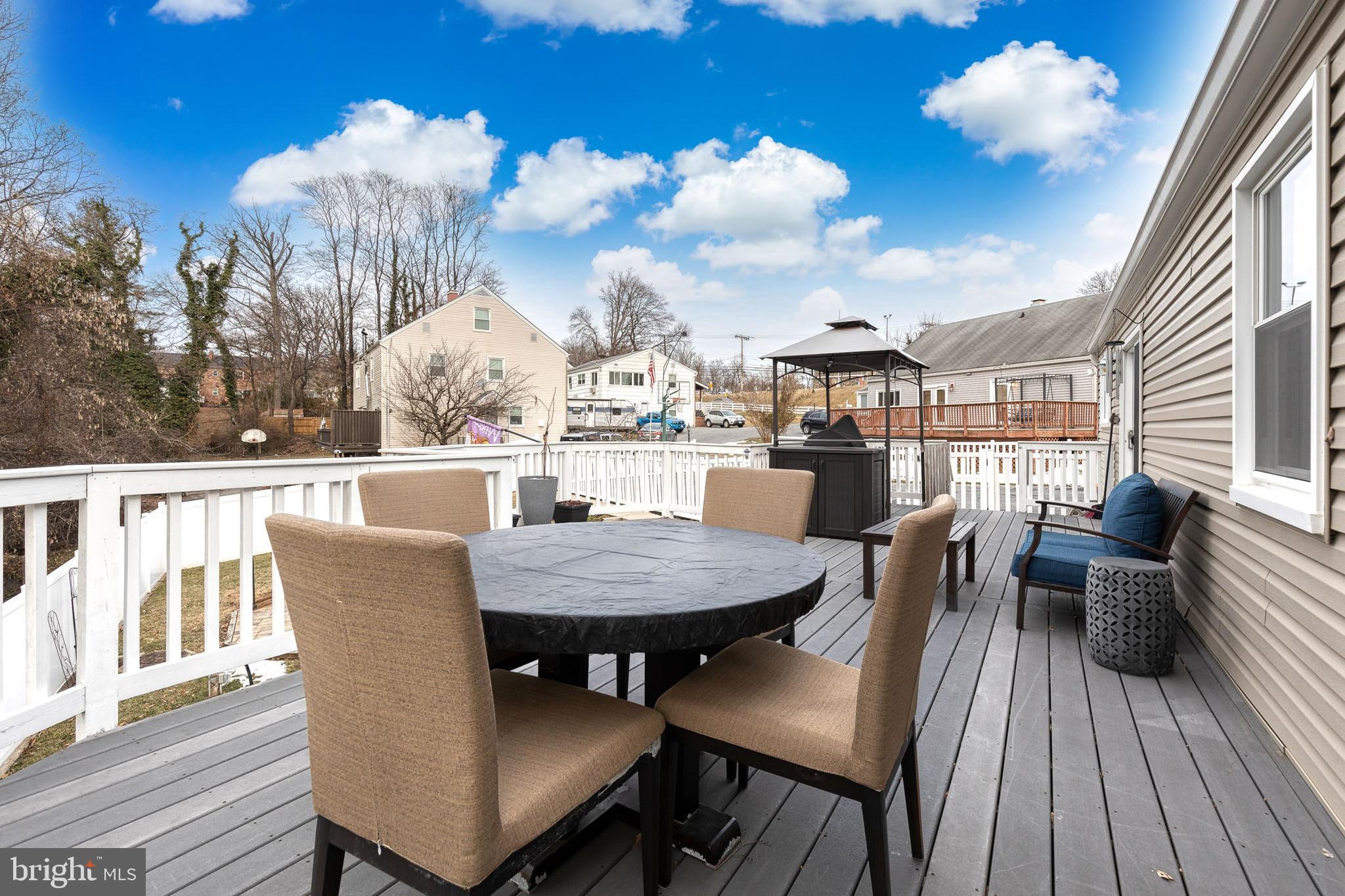 CANTONSVILLE - Residential