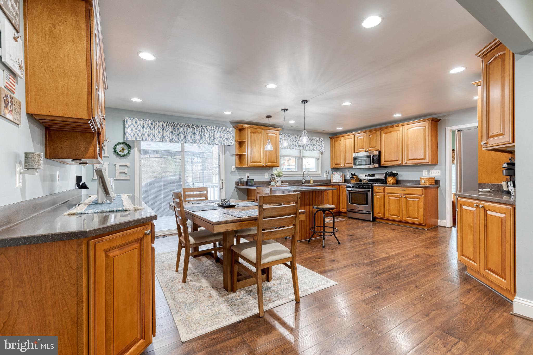 CANTONSVILLE - Residential