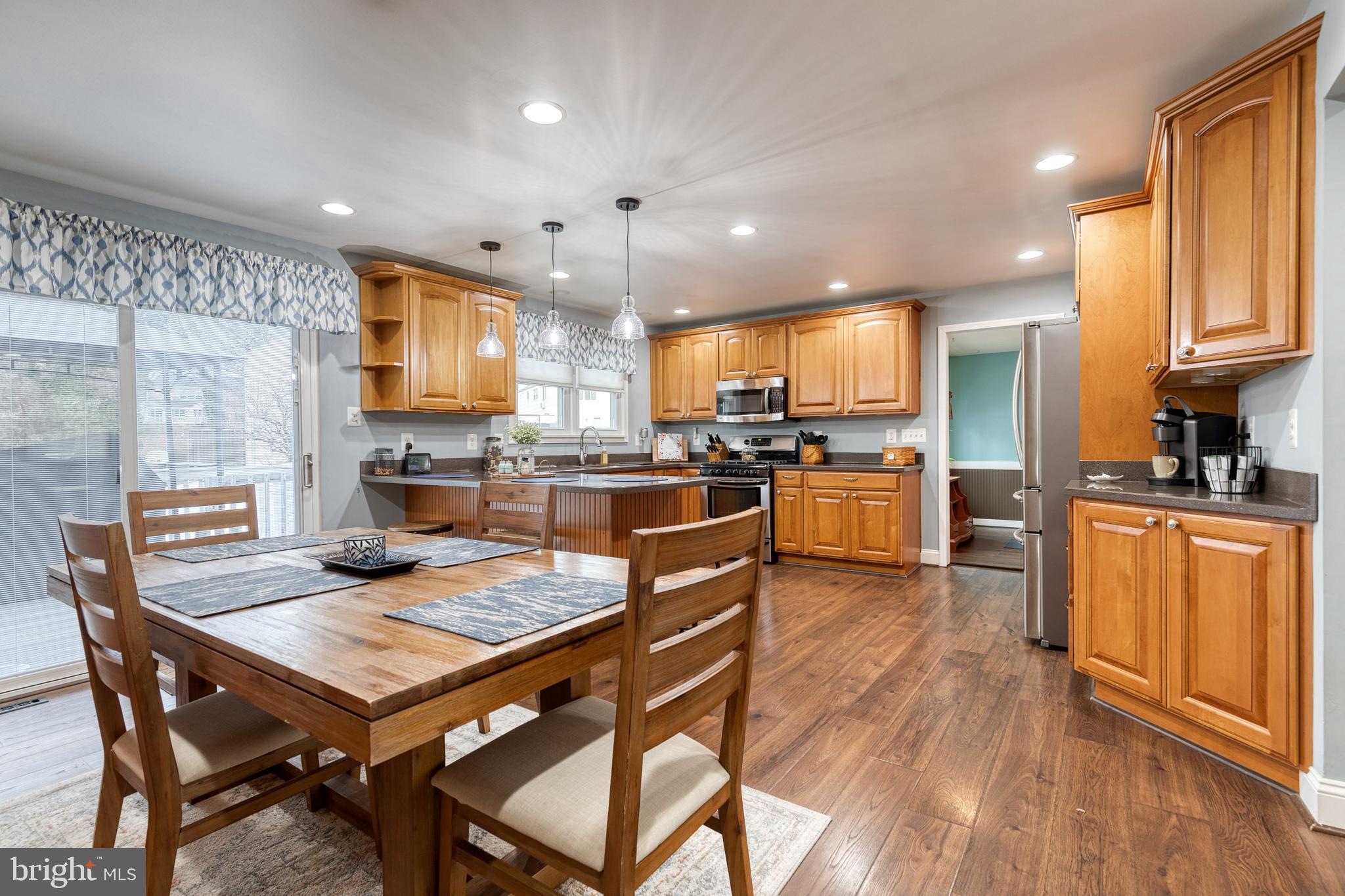 CANTONSVILLE - Residential