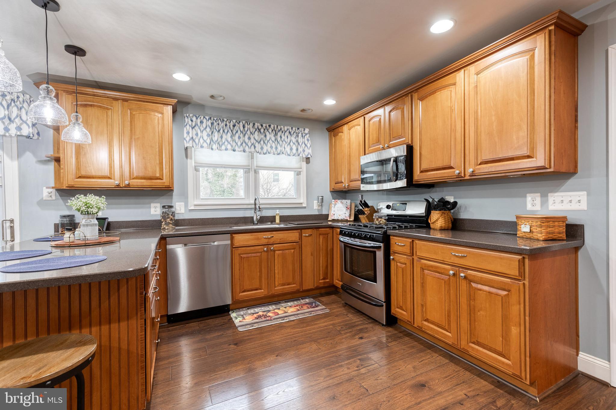 CANTONSVILLE - Residential