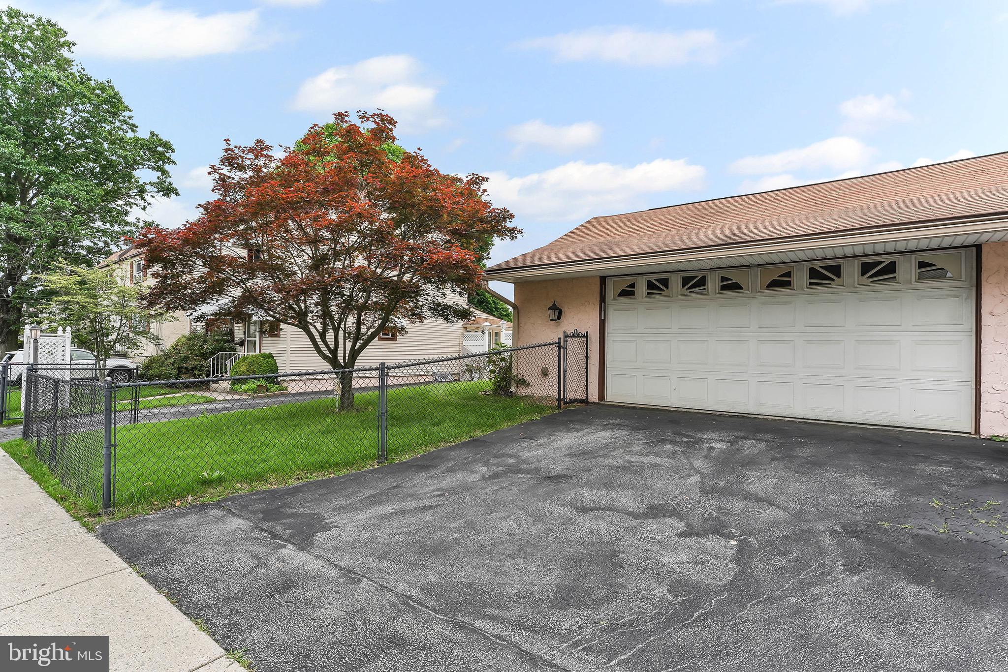 862+Lot (Garage) PENN STREET