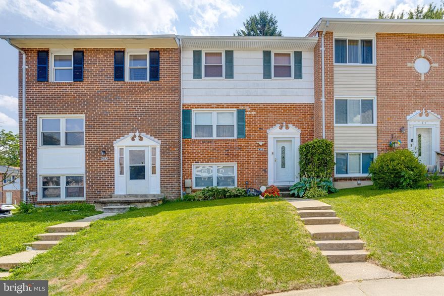 Come see this spaces townhouse in the Reistertown MD community. This home has updated kitchen and bathroom. Roof has been replaced just two years ago. A fence in backyard offers great privacy. This property is close to the historic district.  You have access to the shops, beltways and entertainment.