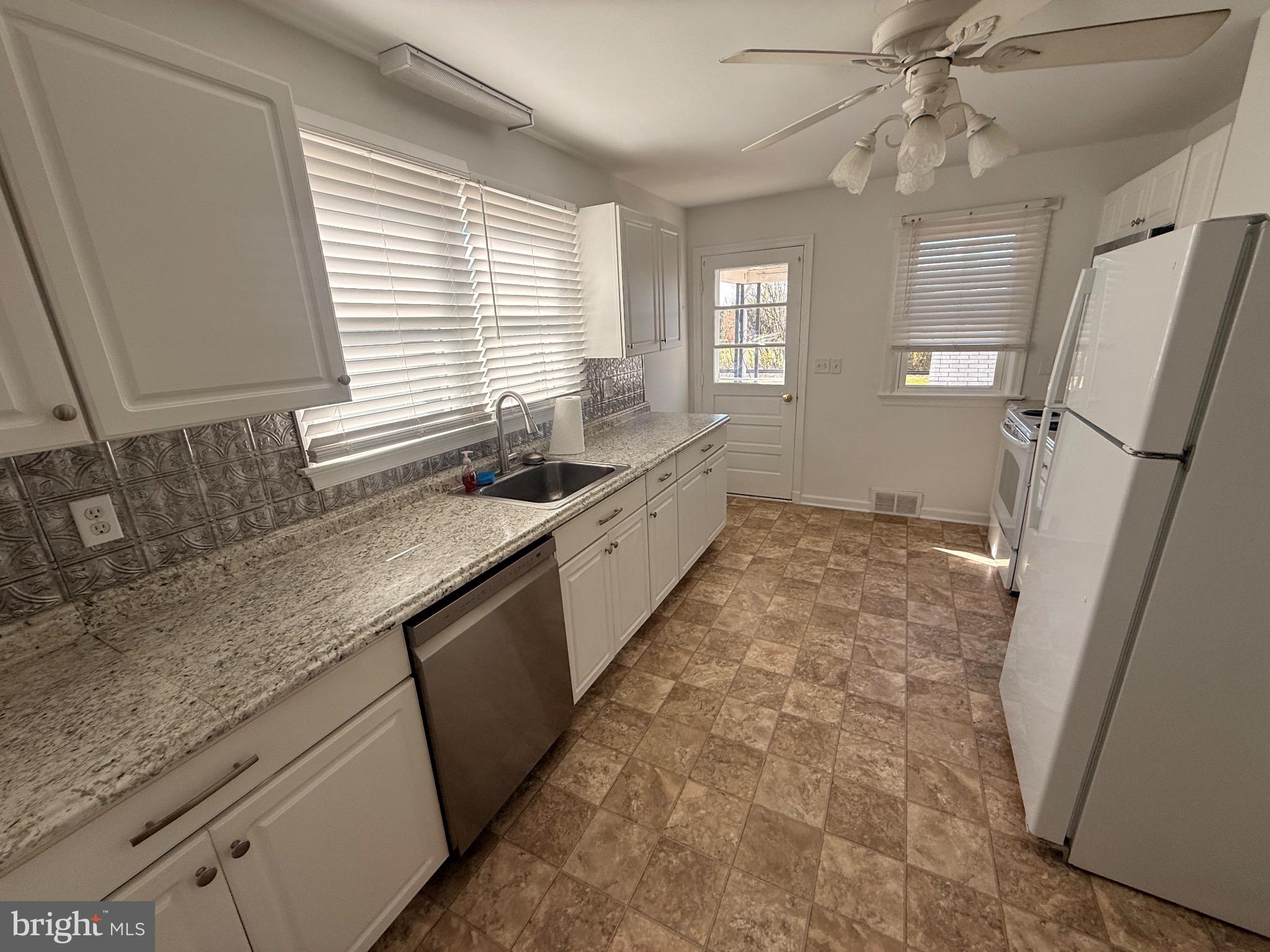 HAMPSTEAD - Residential