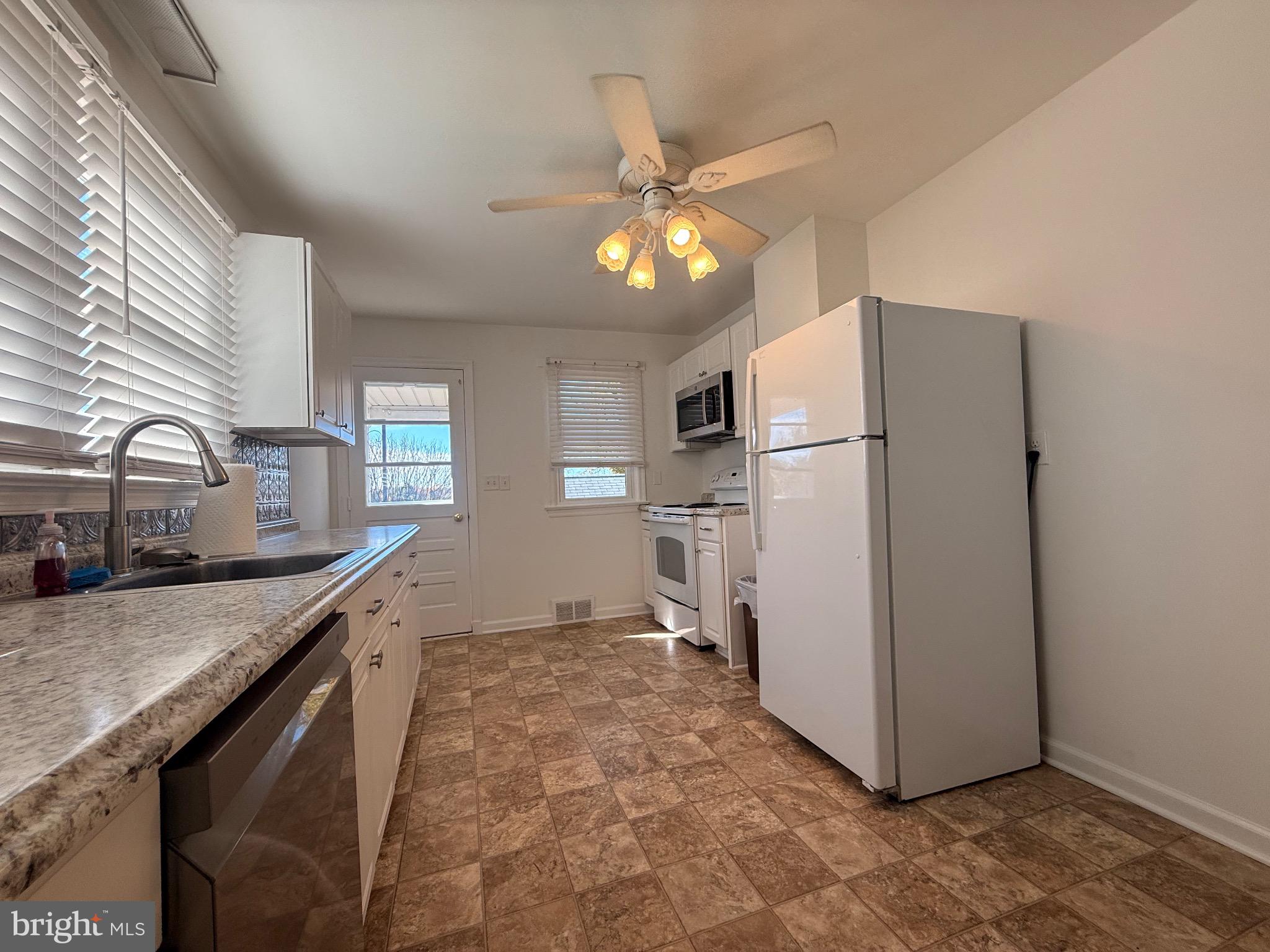 HAMPSTEAD - Residential