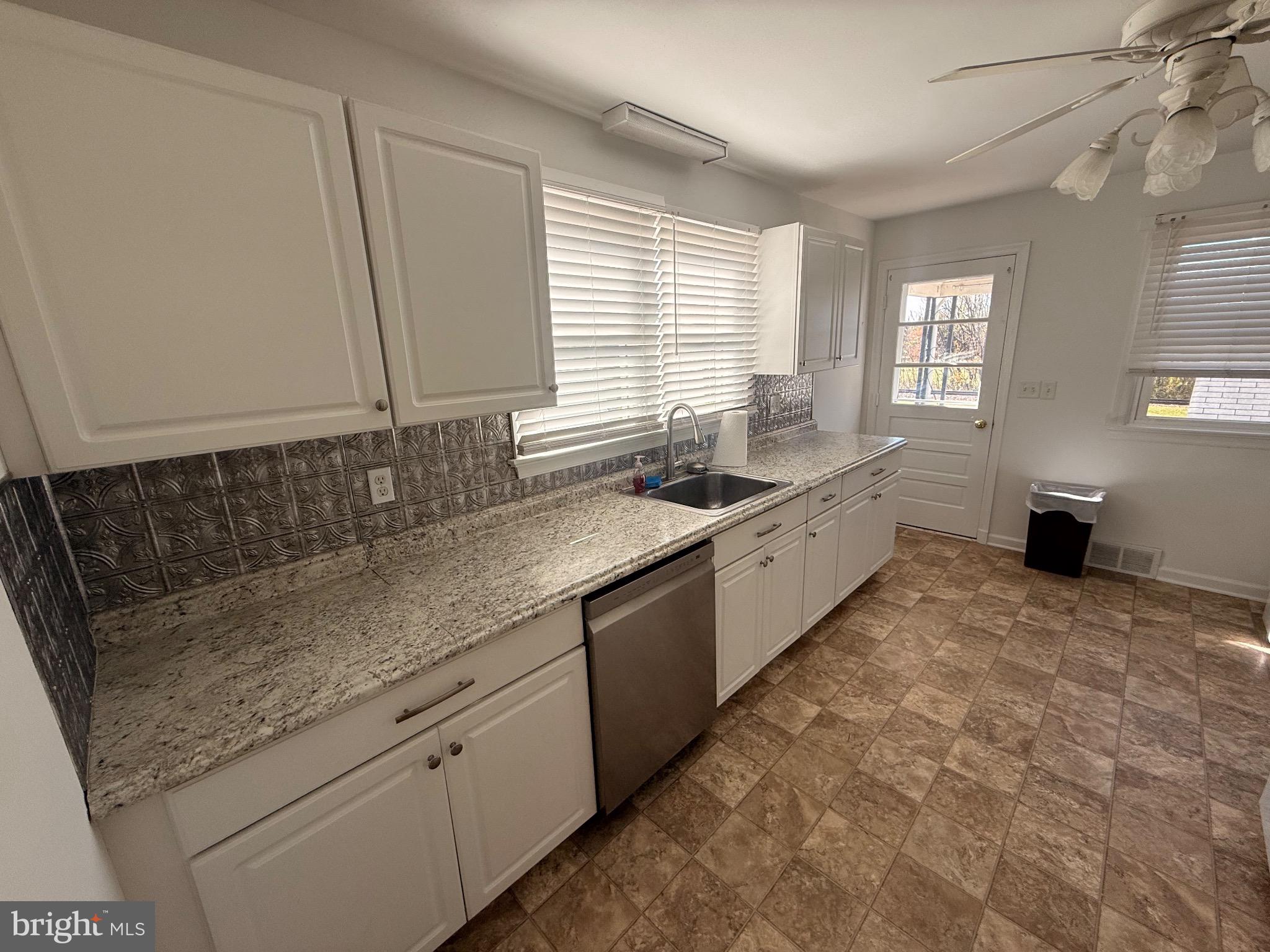 HAMPSTEAD - Residential