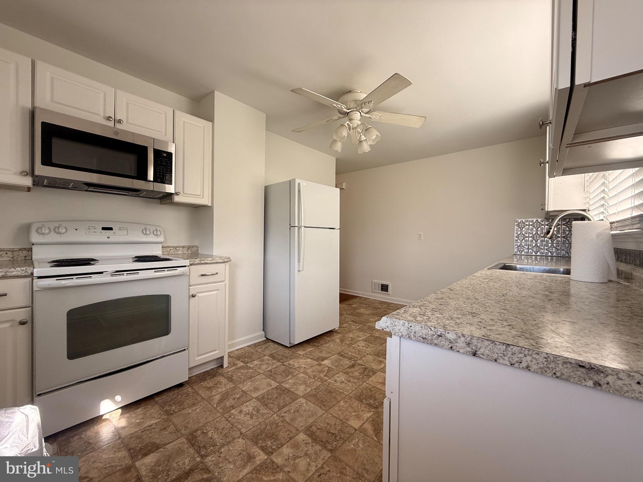 HAMPSTEAD - Residential