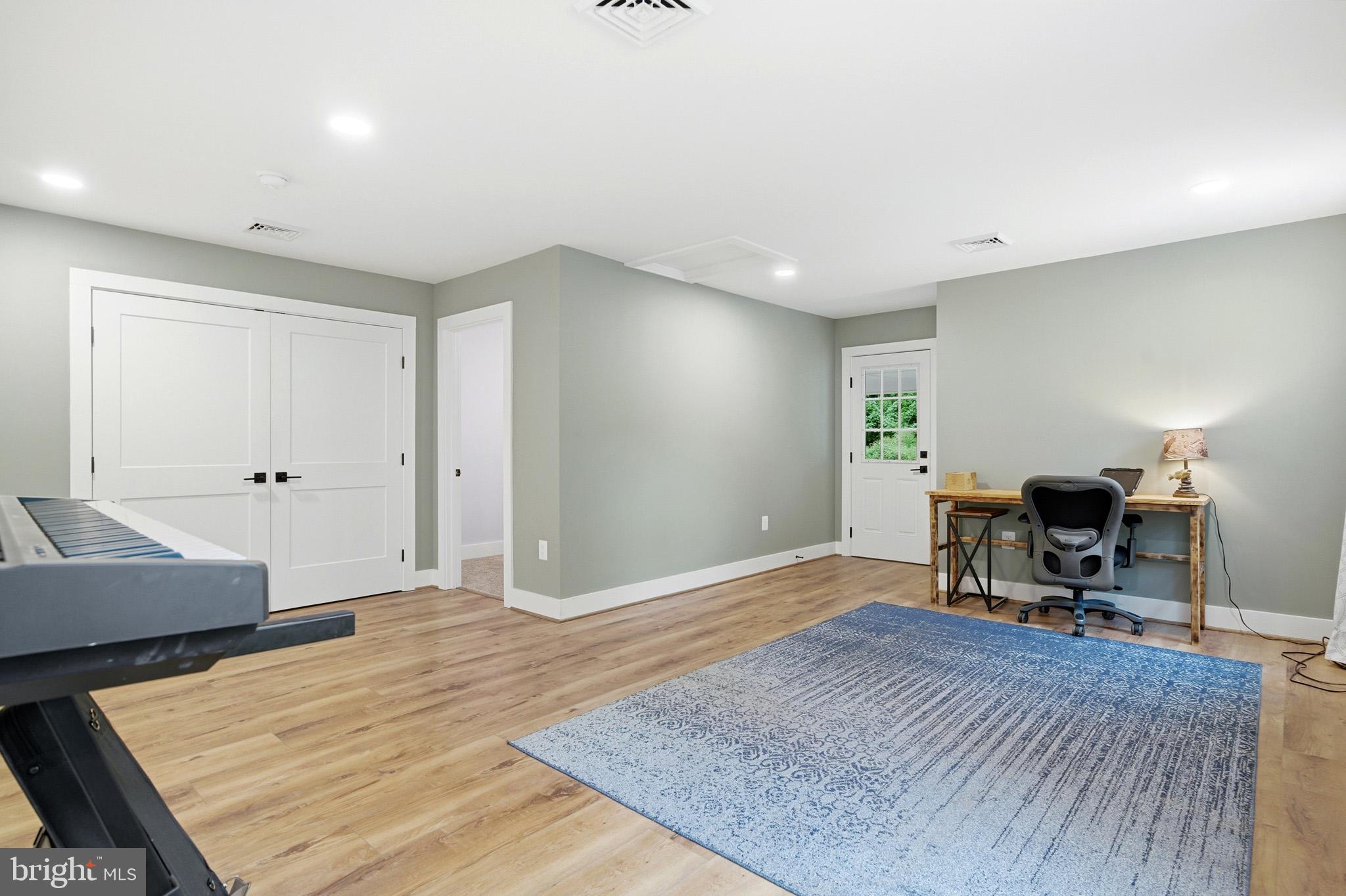 TOWN CREEK - Residential